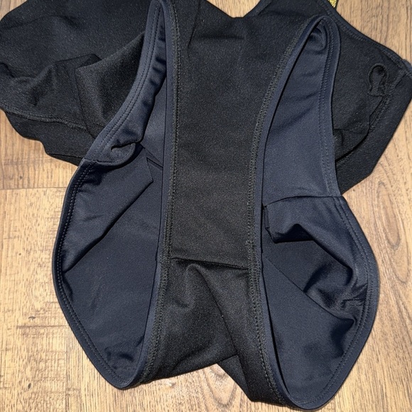 JESSLEA Black Swimsuit with Gold Straps size M - Picture 8 of 9